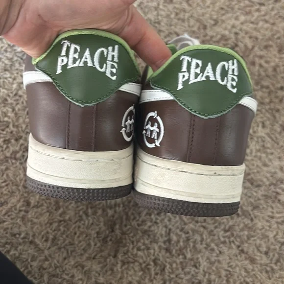 Bape × Japanese Brand
2ful teach peace bapesta custom (seen on chief keef) - Picture 5 of 8